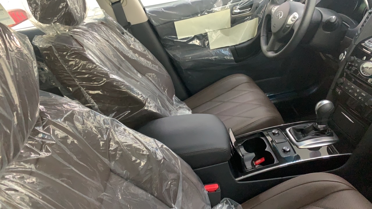 Infiniti QX70